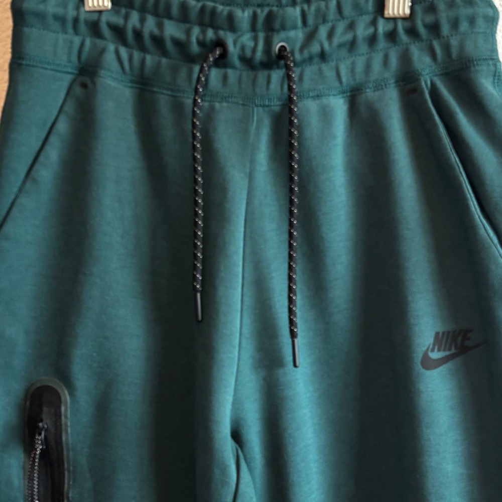 Nike Sportswear Tech Fleece Joggers Teal Green CW4292-300 Mens XS